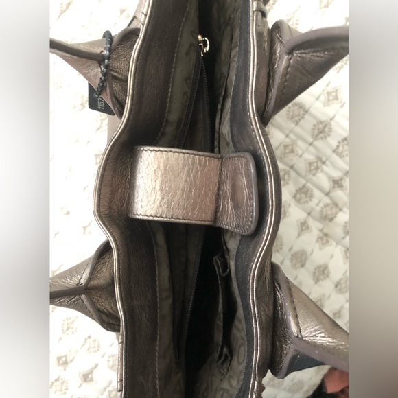 Salvatore Ferragamo Metallic Shoulder Tote Bag - Picture 10 of 11